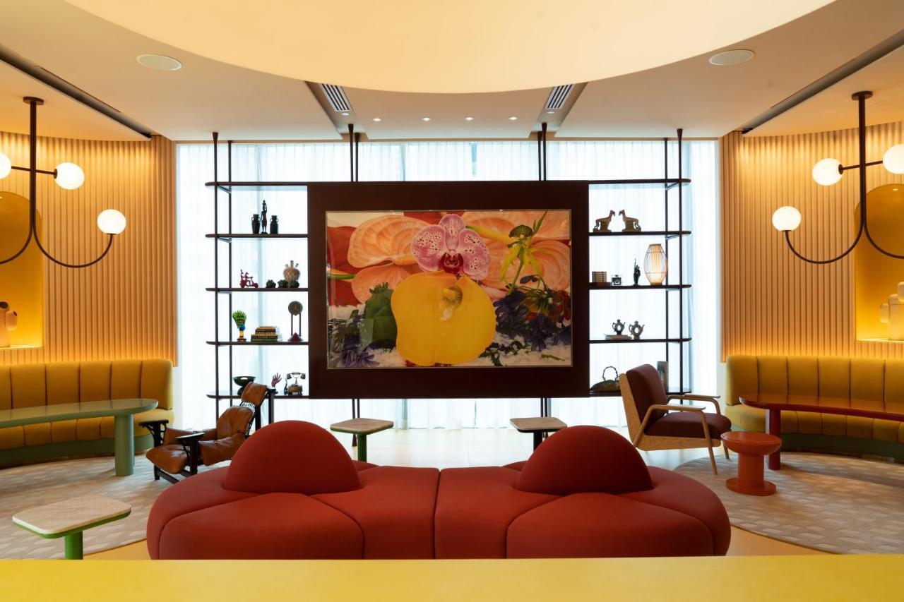 The Standard, Bangkok Mahanakhon Exterior photo The lobby of the hotel
